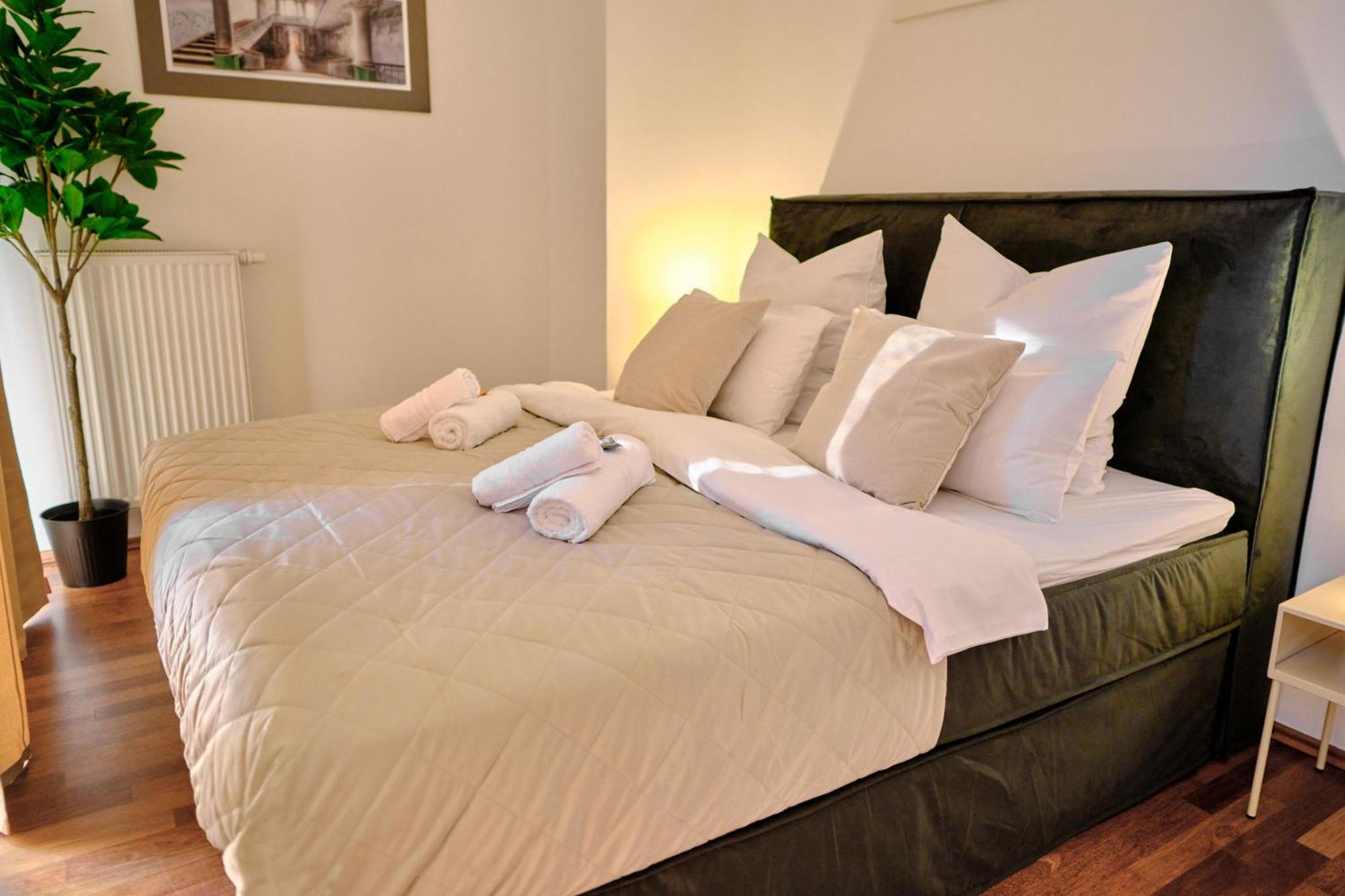 ניאוס Historisches Deluxe Apartment Im Marianum מראה חיצוני תמונה